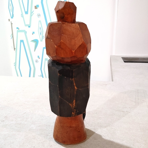 Hand carved wooden bust - Picture 2 of 5